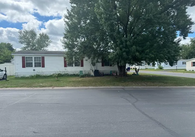 Photo 9 of Single family home for sale at 1621 Park St, Shoreview, MN 55126 | MLS# 7144367 | Listing updated on 2026-09-15