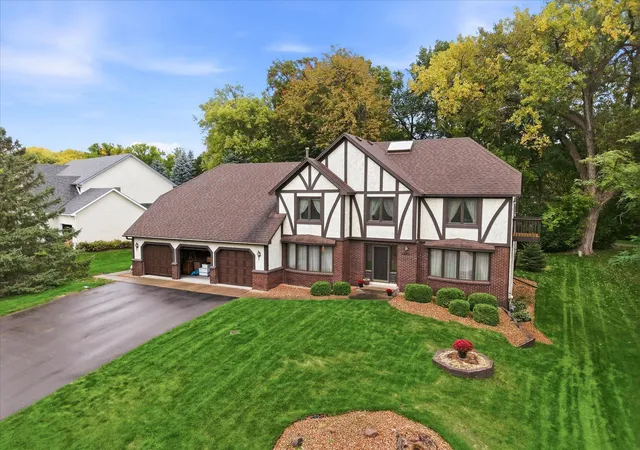 Photo 3 of Single family home for sale at 4710 Goldenrod Ln N, Minneapolis, MN 55442 | MLS# 7144371 | Listing updated on 2026-10-02