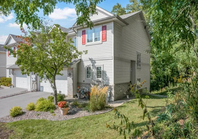 Photo 1 of Single family home for sale at 17800 Townline Rd, Minnetonka, MN 55345 | MLS# 7144387 | Listing updated on 2026-09-16