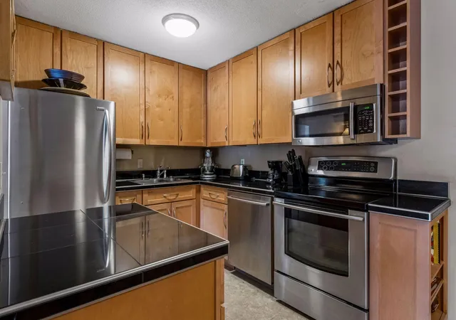 Photo 3 of Condo for sale at 5410 Three Points Blvd #425, Mound, MN 55364 | MLS# 7144389 | Listing updated on 2026-09-22