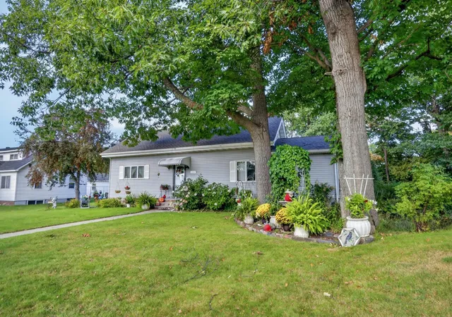 Photo 1 of Single family home for sale at 316 Congdon St, Coleraine, MN 55722 | MLS# 7144408 | Listing updated on 2026-09-25