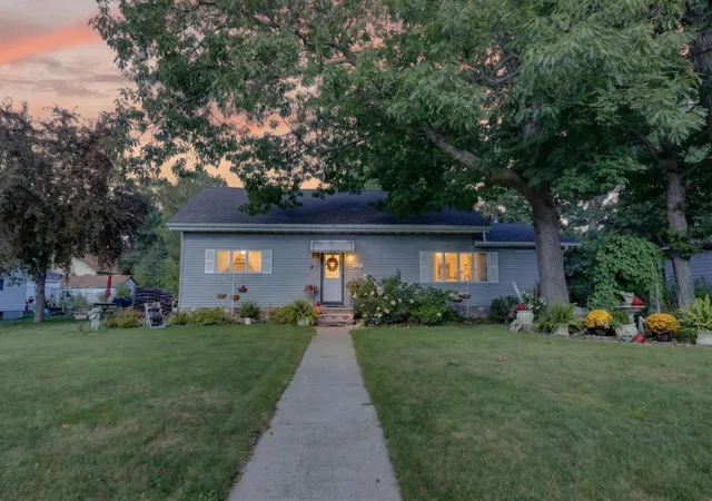 Photo 2 of Single family home for sale at 316 Congdon St, Coleraine, MN 55722 | MLS# 7144408 | Listing updated on 2026-09-25