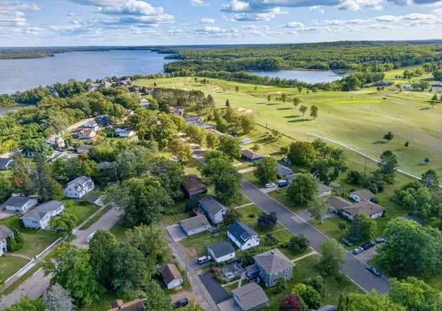 Photo 3 of Single family home for sale at 316 Congdon St, Coleraine, MN 55722 | MLS# 7144408 | Listing updated on 2026-09-25