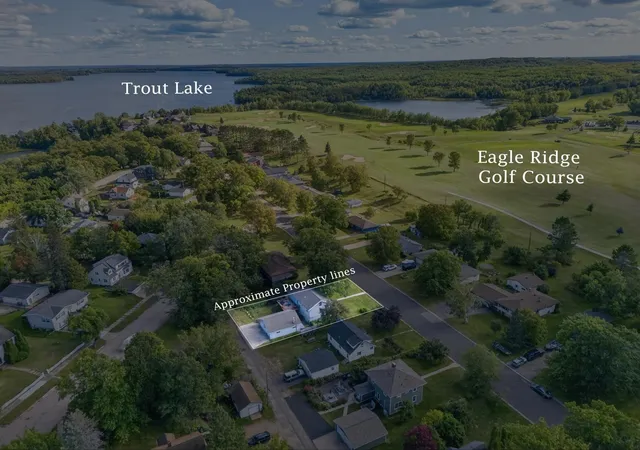 Photo 4 of Single family home for sale at 316 Congdon St, Coleraine, MN 55722 | MLS# 7144408 | Listing updated on 2026-09-25