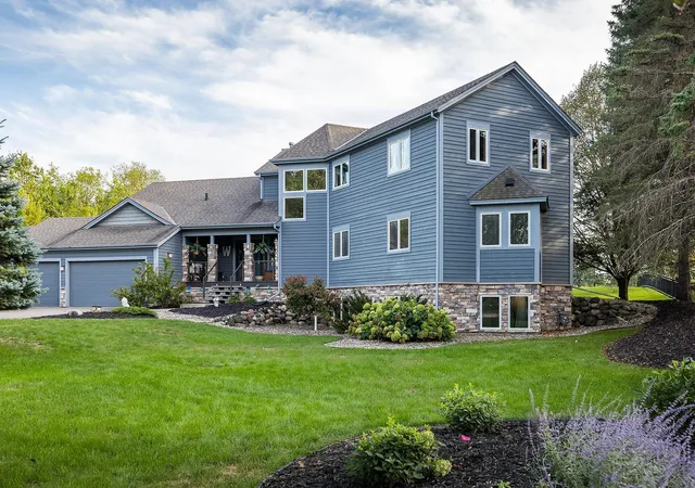Photo 4 of Single family home for sale at 1610 Johnson Dr, Stillwater, MN 55082 | MLS# 7144417 | Listing updated on 2026-09-18