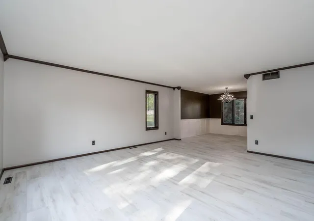 Photo 4 of Single family home for sale at 116 Piccadilly Ave, Mankato, MN 56001 | MLS# 7144434 | Listing updated on 2026-09-16