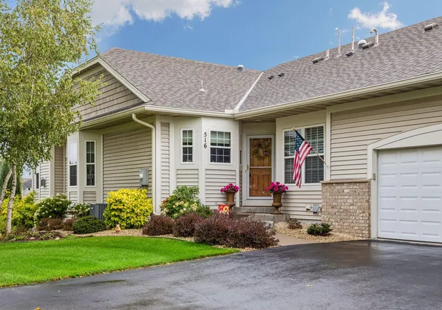 Photo 3 of Single family home for sale at 516 Holly Ln N, Saint Paul, MN 55128 | MLS# 7144435 | Listing updated on 2026-09-19
