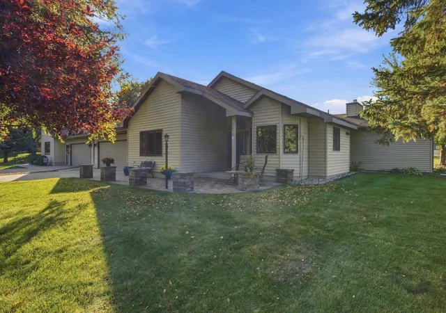 Photo 2 of Townhouse for sale at 2206 Brookwood Ct, Fergus Falls, MN 56537 | MLS# 7144466 | Listing updated on 2026-10-05