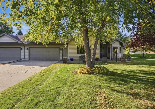 Photo 3 of Townhouse for sale at 2206 Brookwood Ct, Fergus Falls, MN 56537 | MLS# 7144466 | Listing updated on 2026-10-05