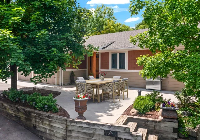 Photo 1 of Sale Pending at 940 Trail Ct, Eagan, MN 55123 | MLS# 7144467 | Listing updated on 2026-10-19