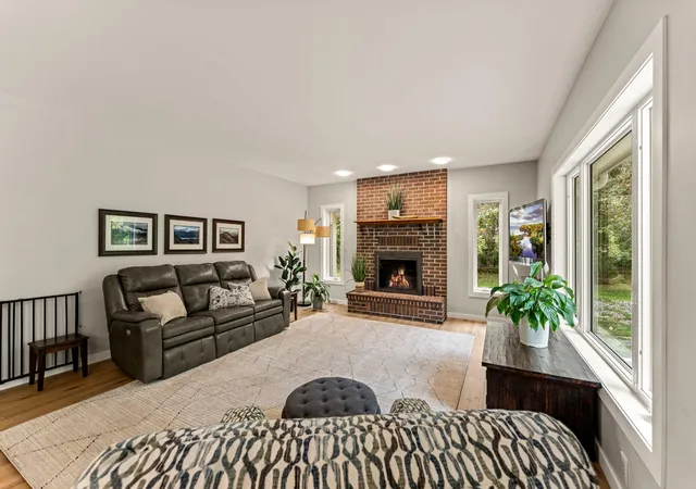 Photo 3 of Sale Pending at 940 Trail Ct, Eagan, MN 55123 | MLS# 7144467 | Listing updated on 2026-10-19