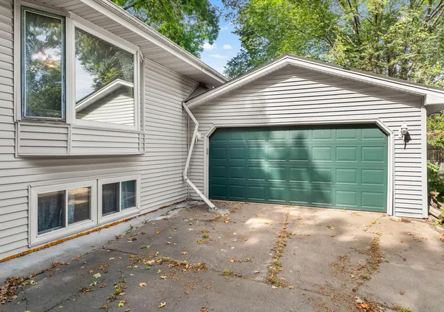 Photo 2 of Single family home for sale at 324 11th Avenue Sw, Cambridge, MN 55008 | MLS# 7144482 | Listing updated on 2026-09-21