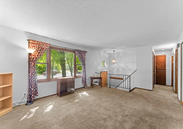 Photo 4 of Single family home for sale at 324 11th Avenue SW, Cambridge, MN 55008 | MLS# 7144482 | Listing updated on 2026-09-21