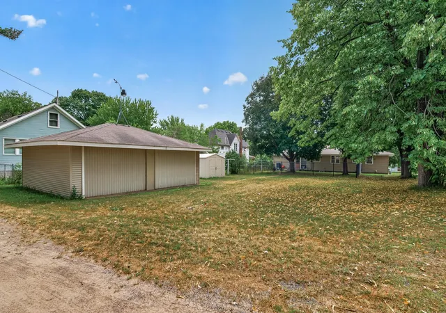 Photo 4 of Sale Pending at 6516 Elm St, North Branch, MN 55056 | MLS# 7144483 | Listing updated on 2026-10-09