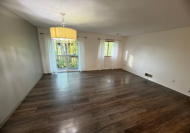 Listing Photo 4 - Condo for sale in building located at 3060 109th Ln NW, Coon Rapids, MN 55433 - Unit #8