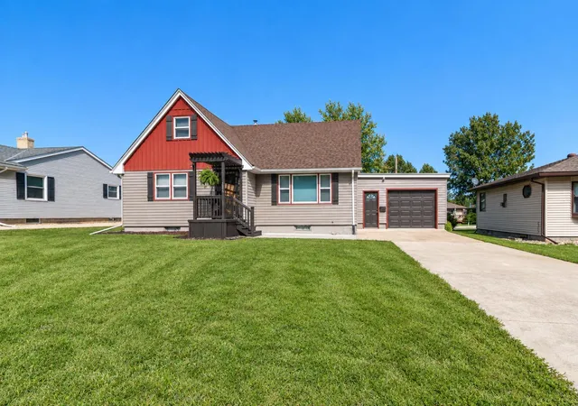 Single family home for sale at 316 West St, New Ulm, MN 56073 | MLS# 7144488