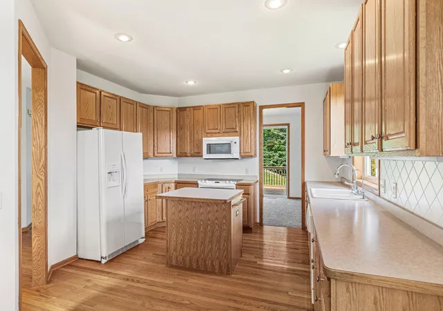 Photo 4 of Single family home for sale at 16568 Irwindale Way, Lakeville, MN 55044 | MLS# 7144492 | Listing updated on 2026-09-16