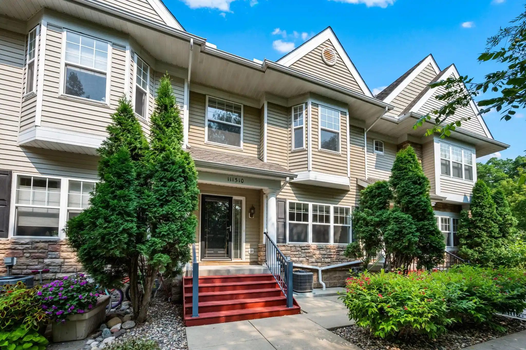 Listing Photo 2 - Condo for sale in 111310 Vlg Rd located at 111310 Vlg Rd, Chaska, MN 55318 - Unit 111310 Village Rd