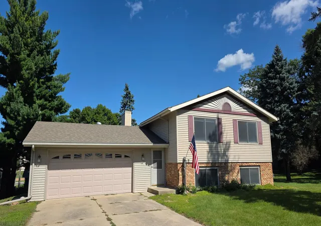 Photo 1 of Single family home for sale at 1727 30th Street Nw, Rochester, MN 55901 | MLS# 7144498 | Listing updated on 2026-09-18