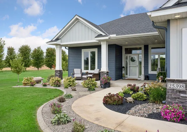 Photo 2 of Single family home for sale at 25398 Mardale Dr, Rogers, MN 55374 | MLS# 7144500 | Listing updated on 2026-09-21