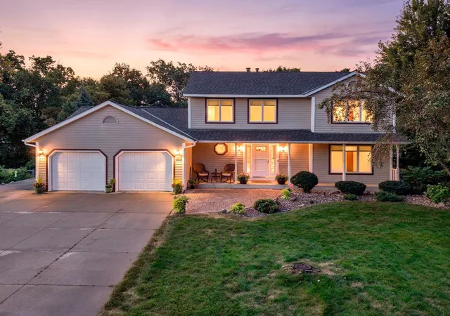 Photo 1 of Single family home for sale at 7640 Bowman Ct, Inver Grove Heights, MN 55076 | MLS# 7144501 | Listing updated on 2026-09-22