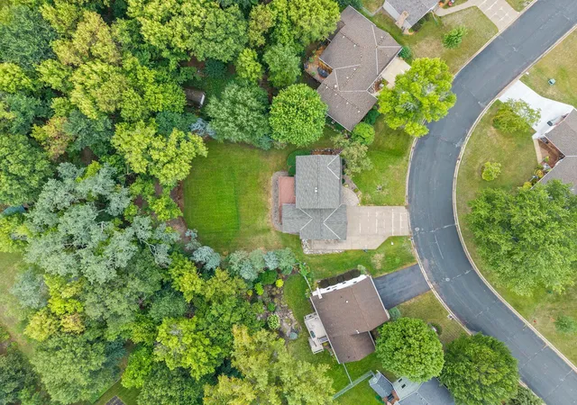 Photo 3 of Single family home for sale at 7640 Bowman Ct, Inver Grove Heights, MN 55076 | MLS# 7144501 | Listing updated on 2026-09-22