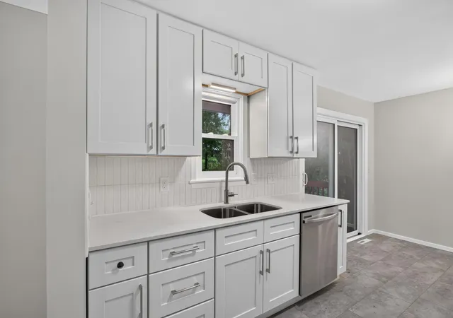 Photo 3 of Single family home for sale at 406 Centennial Dr, Saint Paul, MN 55113 | MLS# 7144503 | Listing updated on 2026-10-01