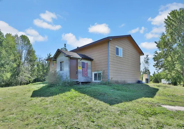 Photo 2 of Single family home for sale at 15573 209th Avenue Nw, Elk River, MN 55330 | MLS# 7144521 | Listing updated on 2026-10-04
