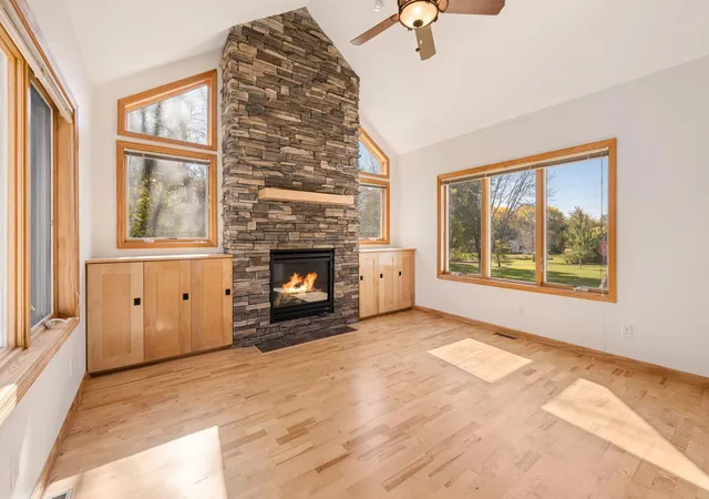 Photo 4 of Single family home for sale at 787 Ashley Dr, Chaska, MN 55318 | MLS# 7144531 | Listing updated on 2026-10-16