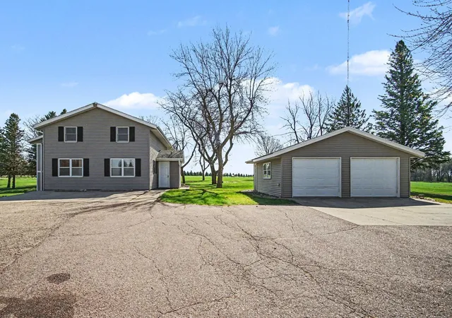 Photo 2 of Single family home for sale at 1140 150th Avenue, Luverne, MN 56156 | MLS# 7144551 | Listing updated on 2026-09-16