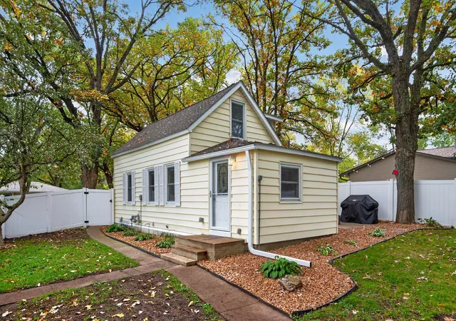 Photo 2 of Single family home for sale at 1061 Wall St, Big Lake, MN 55309 | MLS# 7144559 | Listing updated on 2026-10-09