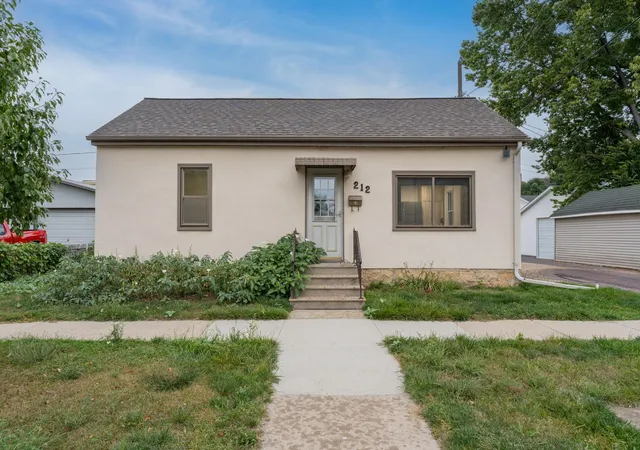 Photo 1 of Sale Pending at 212 E Rock St, Mankato, MN 56001 | MLS# 7144583 | Listing updated on 2026-09-22