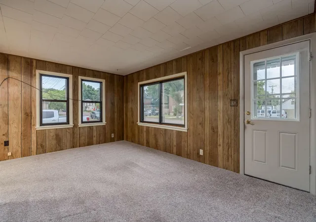 Photo 4 of Sale Pending at 212 E Rock St, Mankato, MN 56001 | MLS# 7144583 | Listing updated on 2026-09-22