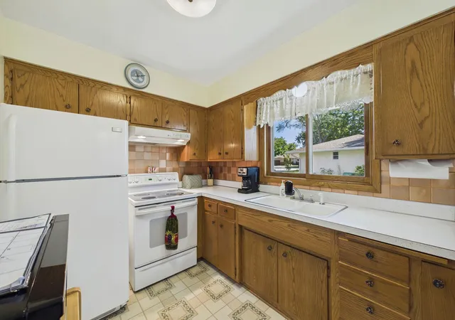 Photo 2 of Single family home for sale at 2364 Saint Albans St N, Roseville, MN 55113 | MLS# 7144584 | Listing updated on 2026-09-16