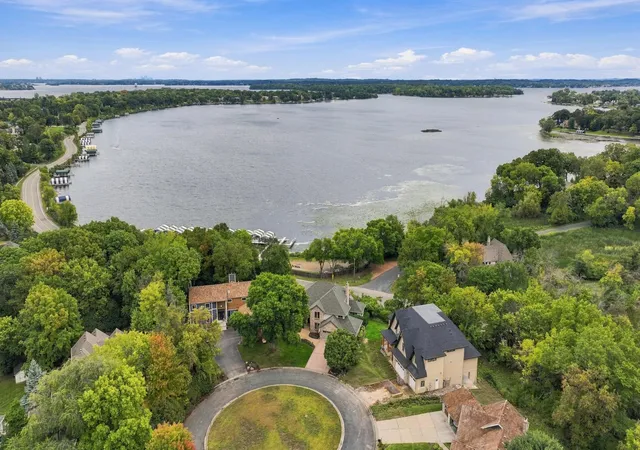 Photo 1 of Single family home for sale at 3143 Lafayette Ridge Rd, Wayzata, MN 55391 | MLS# 7144592 | Listing updated on 2026-09-22