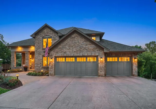 Photo 3 of Single family home for sale at 3143 Lafayette Ridge Rd, Wayzata, MN 55391 | MLS# 7144592 | Listing updated on 2026-09-22