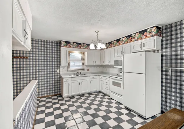 Photo 4 of Sale Pending at 509 Jeffrey St, Owatonna, MN 55060 | MLS# 7144593 | Listing updated on 2026-09-20