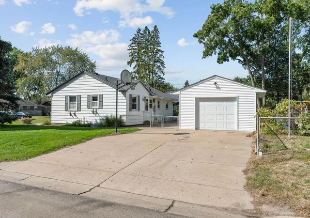 Photo 2 of Single family home for sale at 483 Manor Dr Ne, Minneapolis, MN 55432 | MLS# 7144604 | Listing updated on 2026-09-28