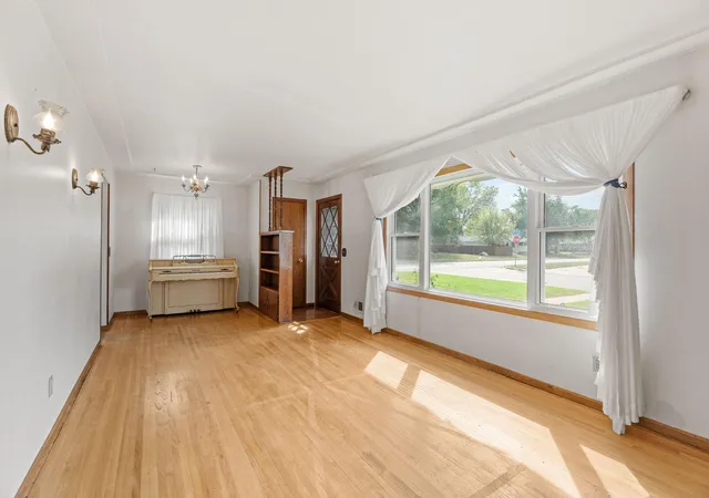 Photo 3 of Single family home for sale at 483 Manor Dr NE, Minneapolis, MN 55432 | MLS# 7144604 | Listing updated on 2026-09-28