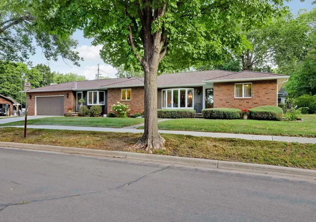 Photo 2 of Single family home for sale at 611 E Sheridan Ave, Montevideo, MN 56265 | MLS# 7144606 | Listing updated on 2026-09-17