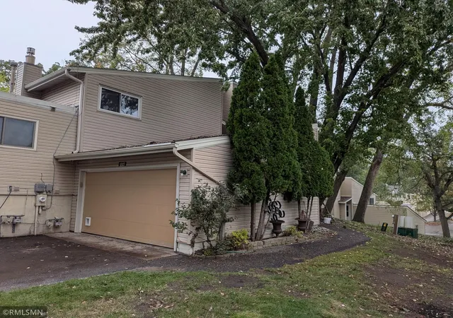 Photo 1 of Single family home for sale at 1517 N Innsbruck Dr, Minneapolis, MN 55432 | MLS# 7144652 | Listing updated on 2026-10-05