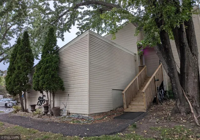 Photo 2 of Single family home for sale at 1517 N Innsbruck Dr, Minneapolis, MN 55432 | MLS# 7144652 | Listing updated on 2026-10-05
