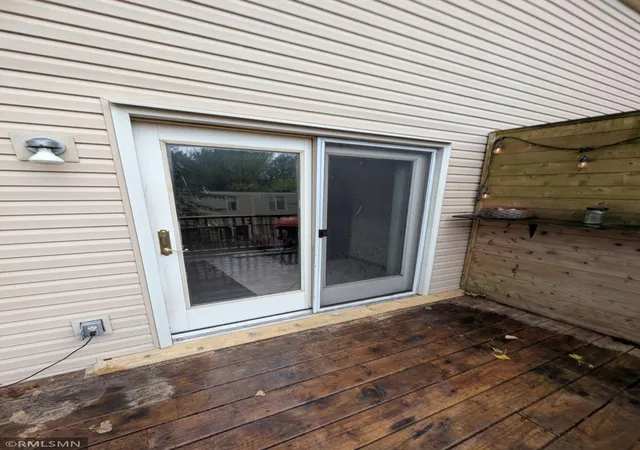 Photo 3 of Single family home for sale at 1517 N Innsbruck Dr, Minneapolis, MN 55432 | MLS# 7144652 | Listing updated on 2026-10-05