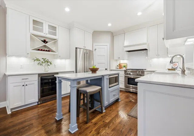 Photo 3 of Single family home for sale at 6808 Cambridge Rd, Shakopee, MN 55379 | MLS# 7144655 | Listing updated on 2026-10-08