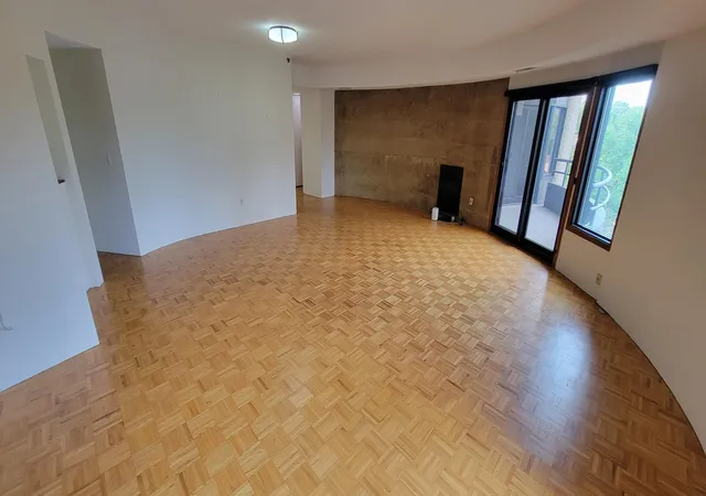 Listing Photo 4 - Condo for sale in building located at 3151 Dean Ct, Minneapolis, MN 55416 - Unit #B404