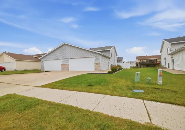 Photo 2 of Townhouse for sale at 4780 52nd Street S, Fargo, ND 58104 | MLS# 7144678 | Listing updated on 2026-09-19
