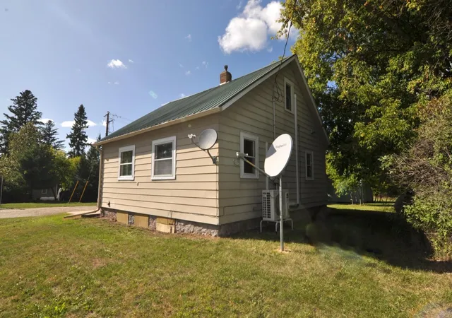 Photo 2 of Single family home for sale at 10 Hillside Ave Nw, Akeley, MN 56433 | MLS# 7144682 | Listing updated on 2026-09-21