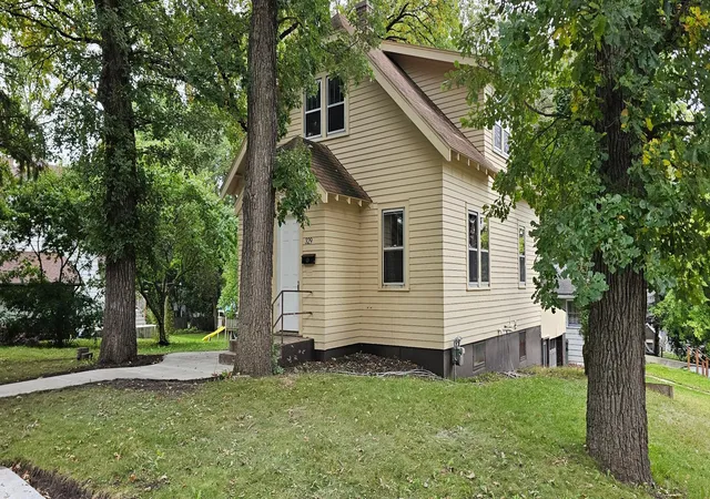 Photo 2 of Single family home for sale at 329 W Birch Ave, Fergus Falls, MN 56537 | MLS# 7144703 | Listing updated on 2026-09-20