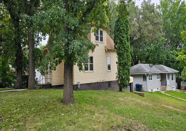 Photo 3 of Single family home for sale at 329 W Birch Ave, Fergus Falls, MN 56537 | MLS# 7144703 | Listing updated on 2026-09-20