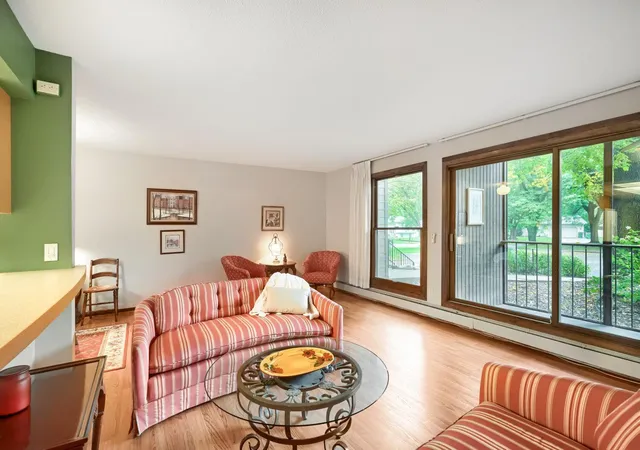 Listing Photo 5 - Condo for sale in building located at 8441 Irwin Rd, Bloomington, MN 55437 - Unit #106